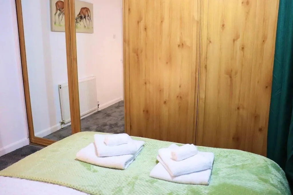 Unique 3 Bedroom House Free Wifi & Parking Leeds  United Kingdom
