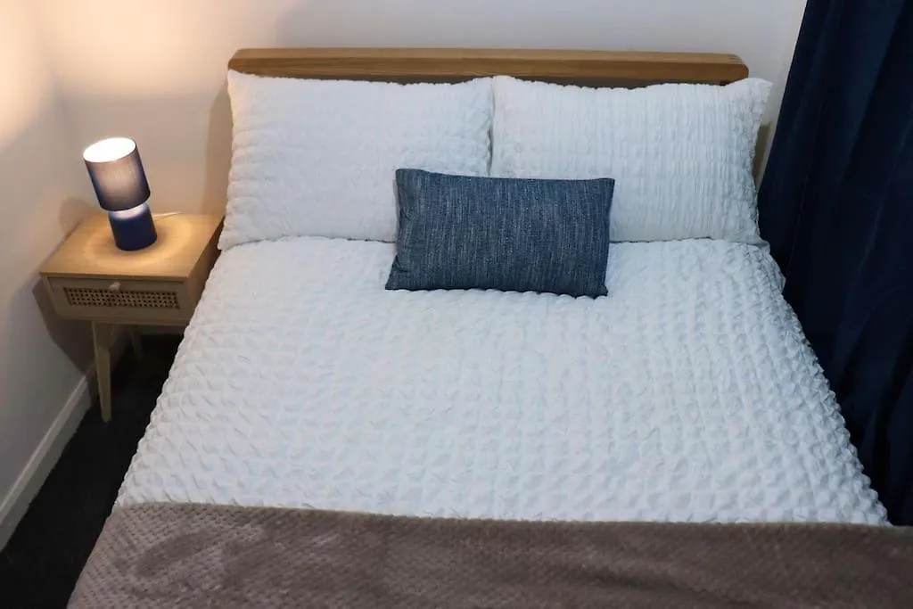 Apartment Unique 3 Bedroom House Free Wifi & Parking Leeds