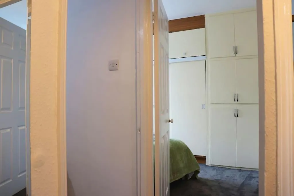 Unique 3 Bedroom House Free Wifi & Parking Leeds  Apartment Leeds (West Yorkshire)