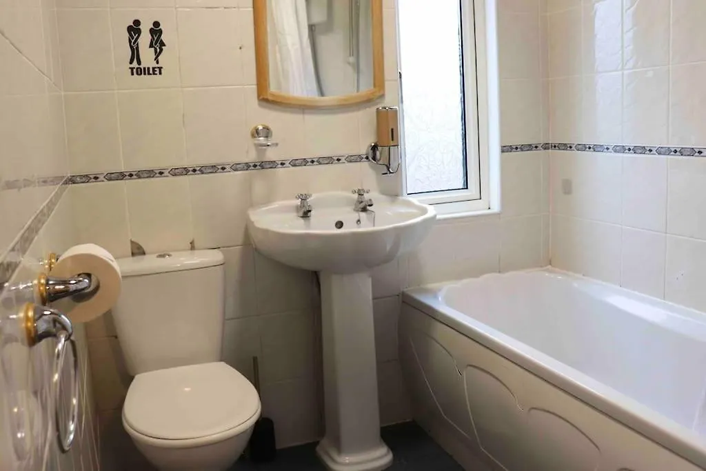 Unique 3 Bedroom House Free Wifi & Parking Leeds  United Kingdom