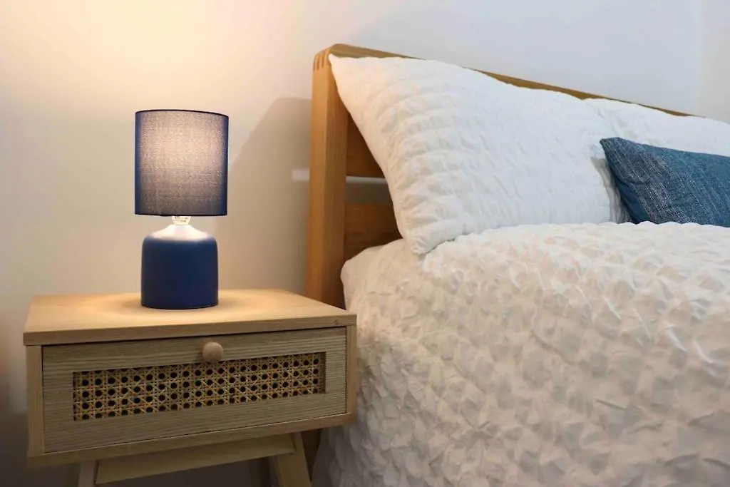 Unique 3 Bedroom House Free Wifi & Parking Leeds  0*, Leeds (West Yorkshire)