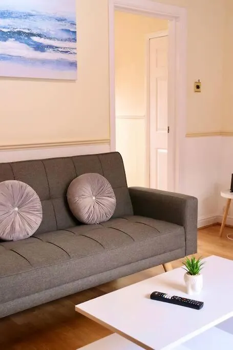 Unique 3 Bedroom House Free Wifi & Parking Leeds