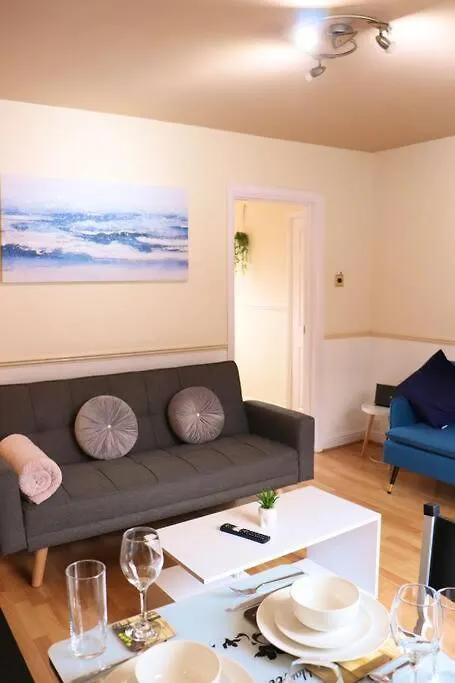Apartment Unique 3 Bedroom House Free Wifi & Parking Leeds